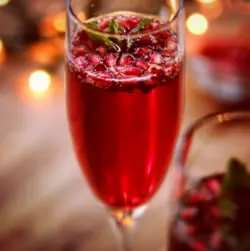 Cocktail al melograno e champagne